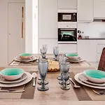 Palace Apartment *